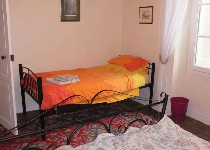 La Maison Bleue Homestay Exideuil-sur-Vienne